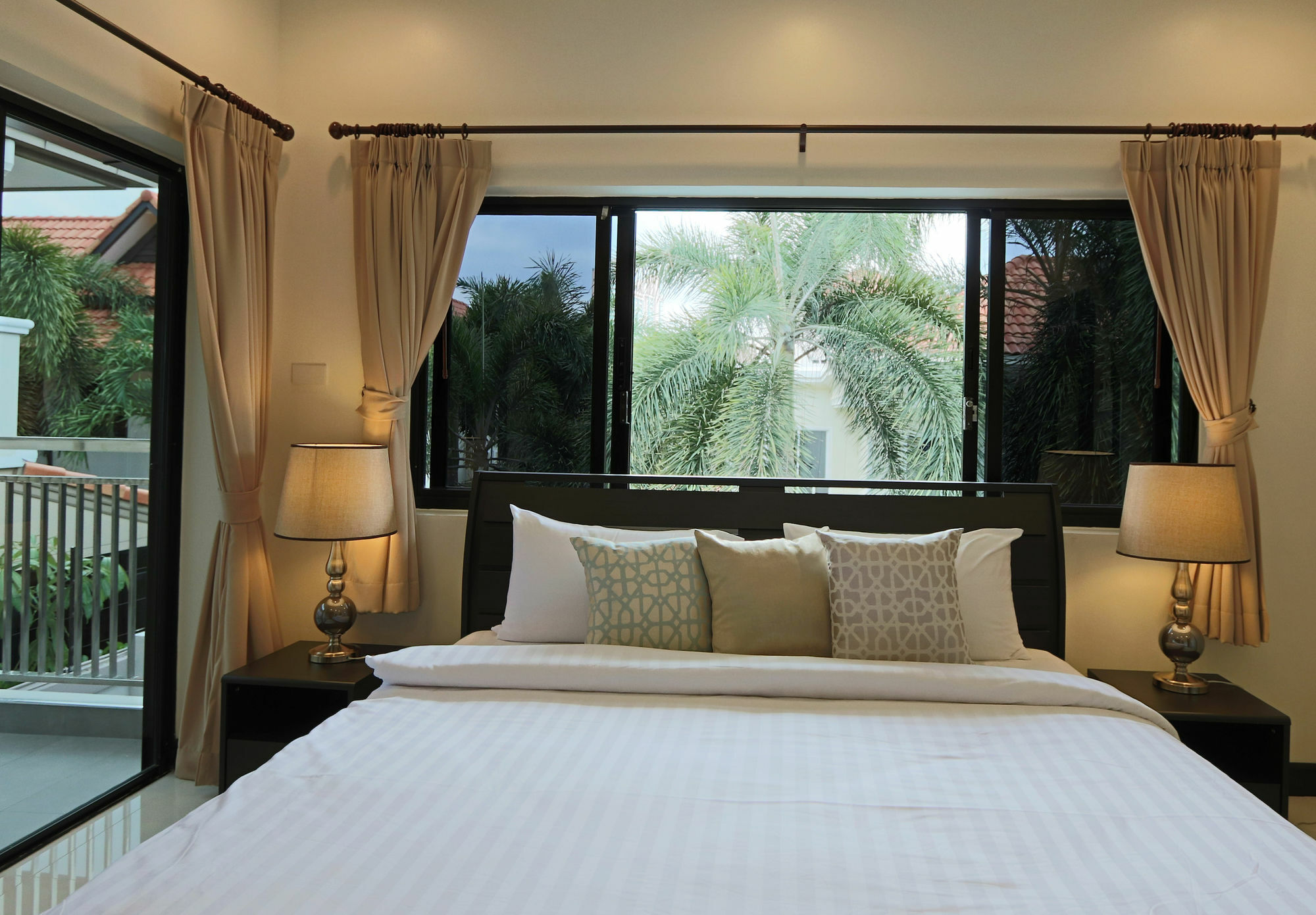 Pattaya Holiday Villas 방라뭉 외부 사진